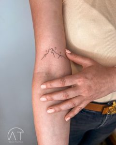 delikatne zdobienia modne tatuaże dla kobiet