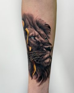 tatuaż zwierzęcy lew