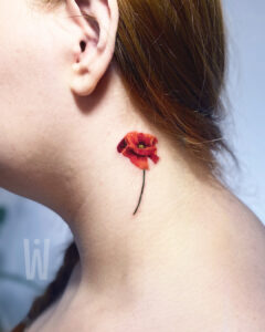 Najmodniejsze małe tatuaże 2026 wzory i inspiracje 37 Szyja 1350x1080mak